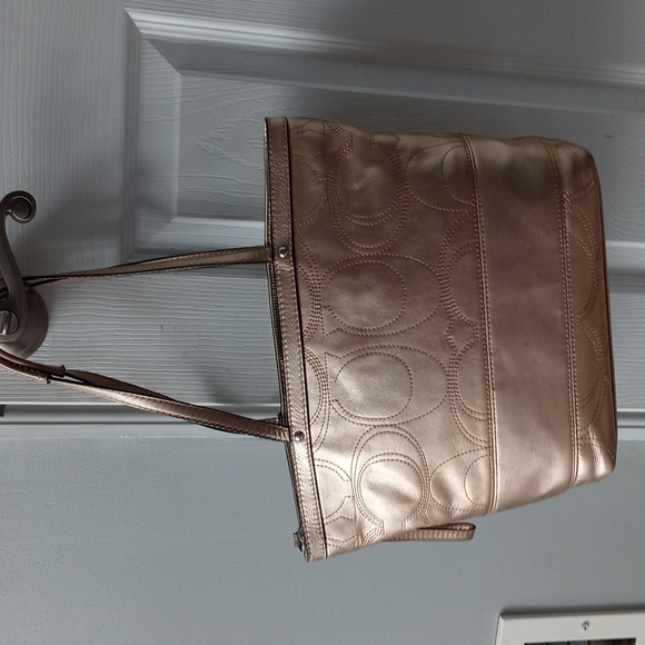 Coach gold purse - Picture 2 of 12